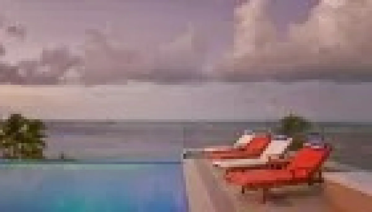 Saison-Infinity-Pool