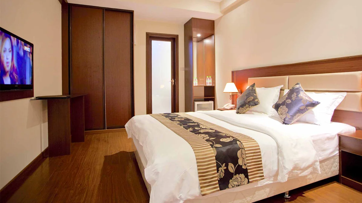 Deluxe Double Room City View with Balcony