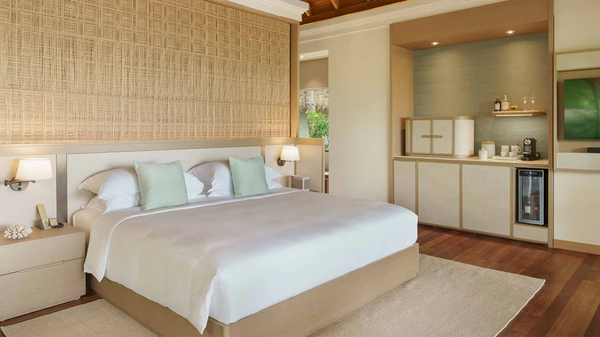 16 Deluxe Beach Bungalows with Pool