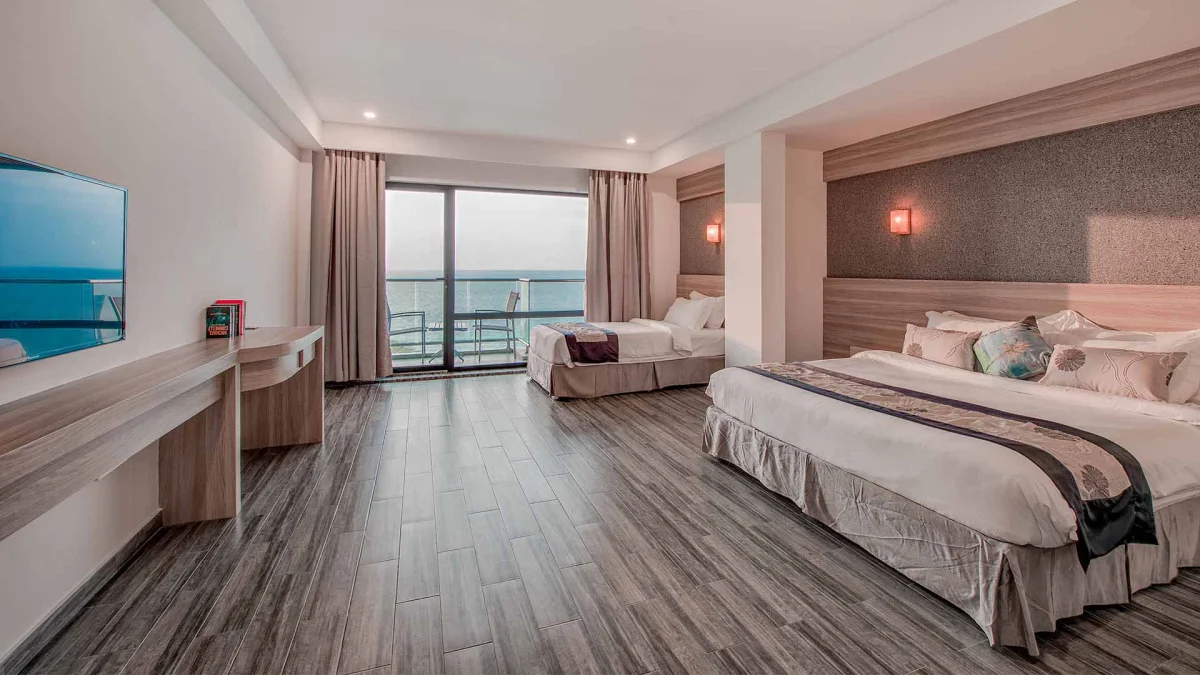 Deluxe-Familienzimmer mit Meerblick und Balkon