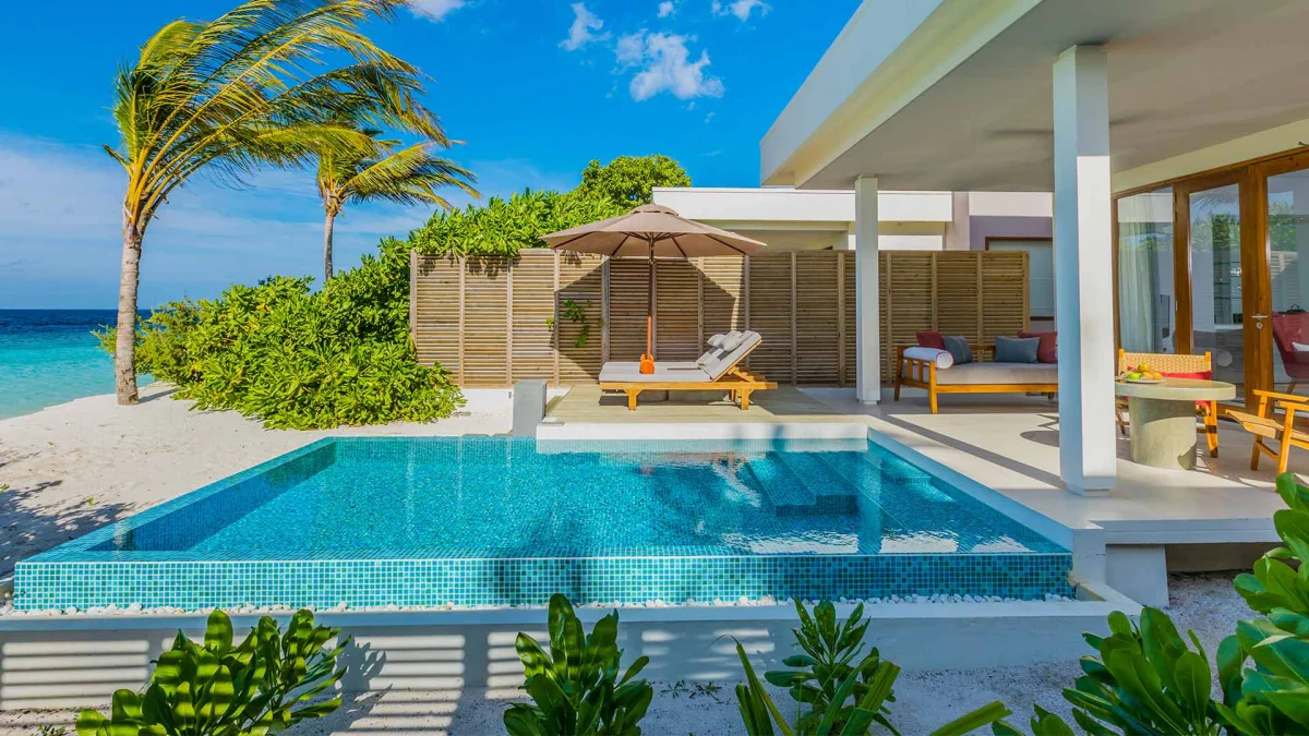 19 Beach Villa with pool