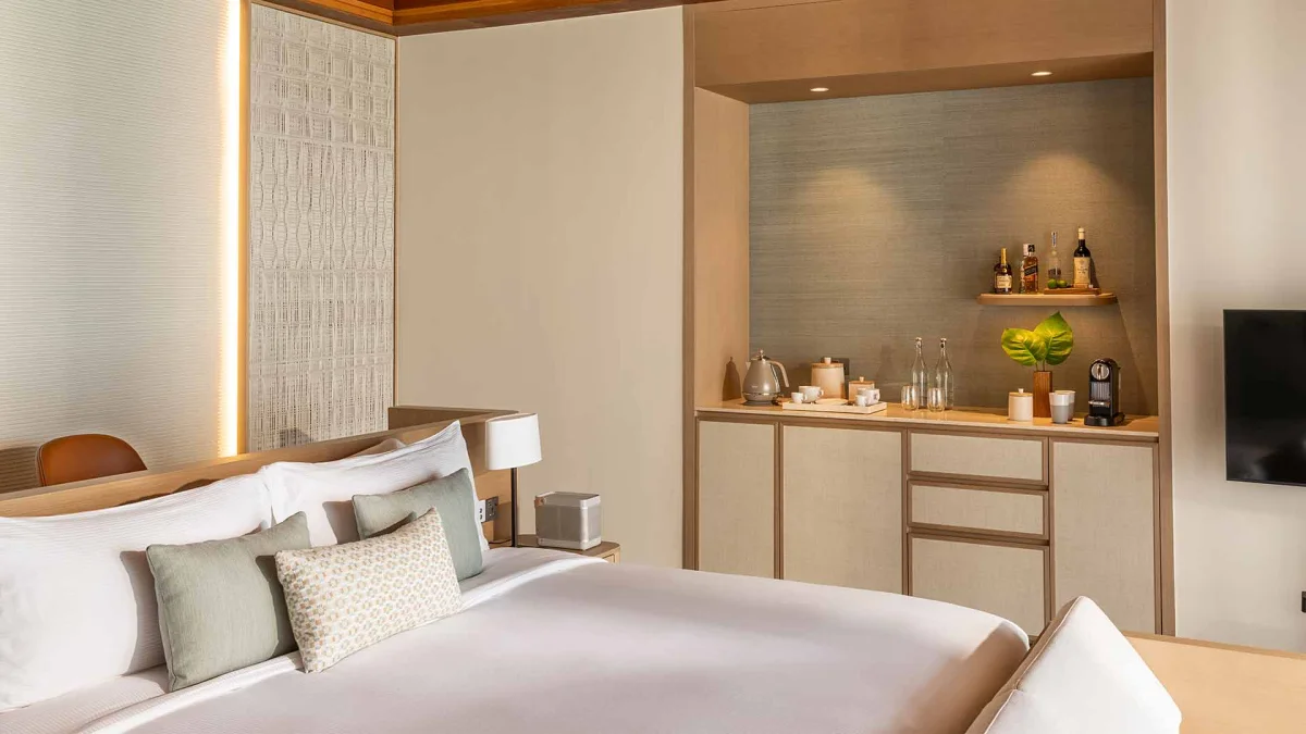 12 Lagoon Bungalows with Pool